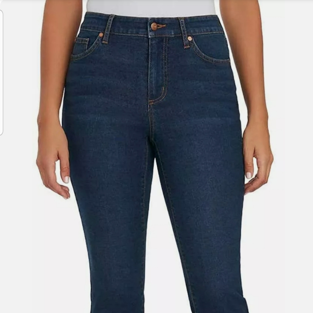 Chaps Ladies' Mid-Rise Crop Kick Jean #1369409